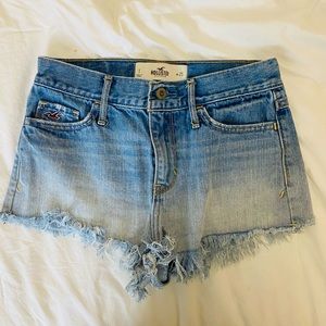 Hollister high waste ombré jean shorts, size 1 W25